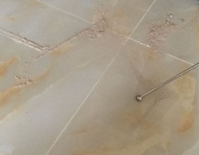 边坝瓷砖空鼓维修公司分享粘合剂选择不当在瓷砖铺贴过程中可能导致以下问题