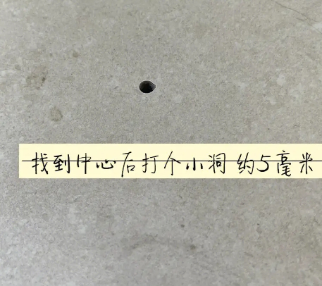 边坝瓷砖空鼓维修公司专业解答在瓷砖铺贴过程中，如果砂料搅拌不均匀，将会带来以下问题
